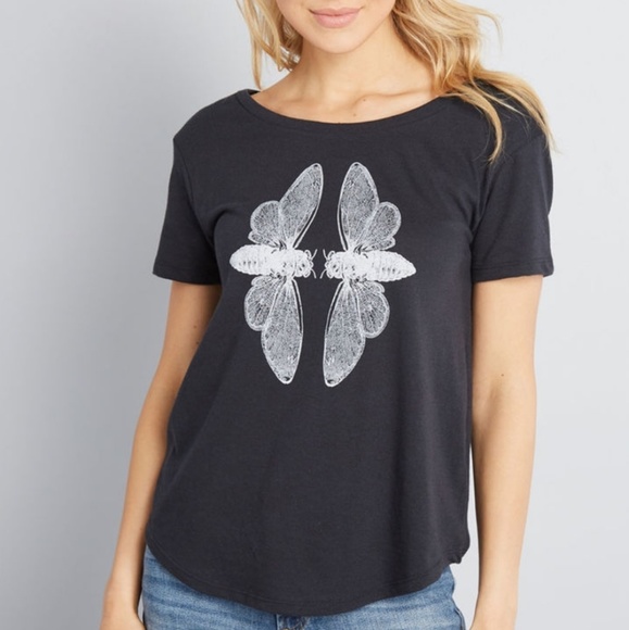 Modcloth Tops - Modcloth Cicada Serenity Graphic Tee
